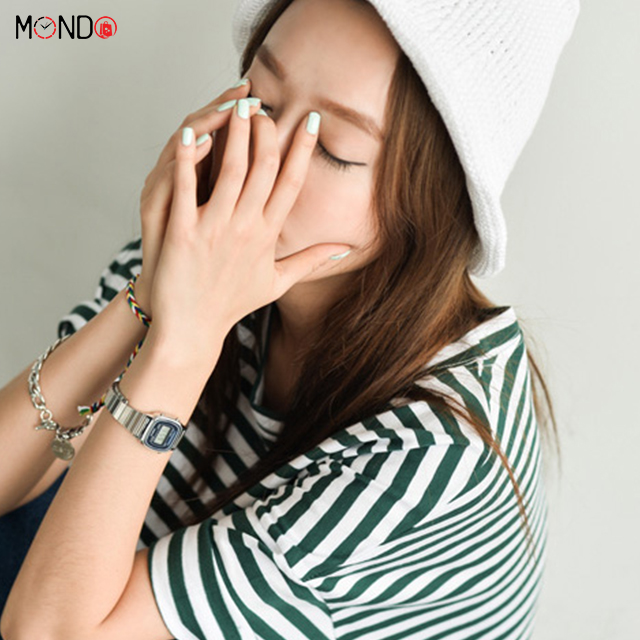 نمای دست ساعت مچی کاسیو زنانه مدل LA670WA-2DF استیل نقره ای