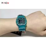 نمای دست ساعت مچی جی شاک مدل DW-B5600G-2DR آبی رنگ