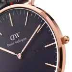 نمای صفحه ساعت مچی مردانه دنیل ولینگتون مدل DW00100127 مشکی بند چرمی