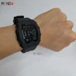 نمای روی دست ساعت بنمی مشکی مدل 37940