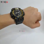 نمای روی دست ساعت جی‌شاک ارزان مشکی طلایی مدل 38093