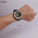 نمای روی دست ساعت جی‌شاک ارزان مشکی طلایی مدل 38098