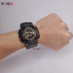 نمای روی دست ساعت جی‌شاک ارزان Ga-110 مشکی طلایی